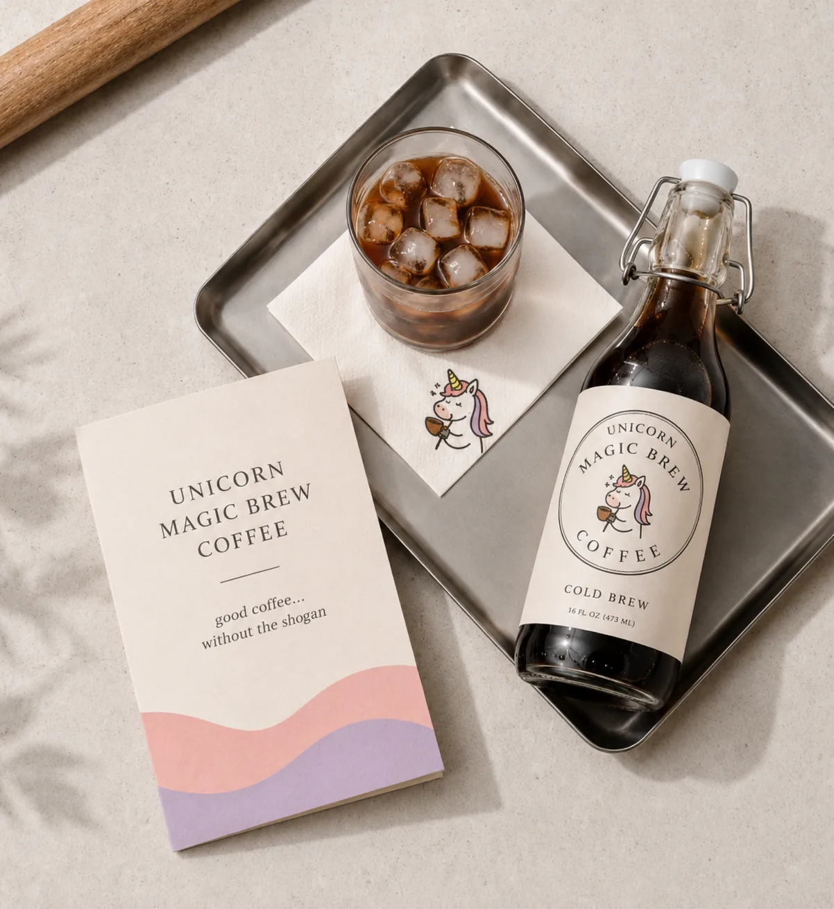 Unicorn Magic Brew kávémárka arculata: címke, palack és menükártya